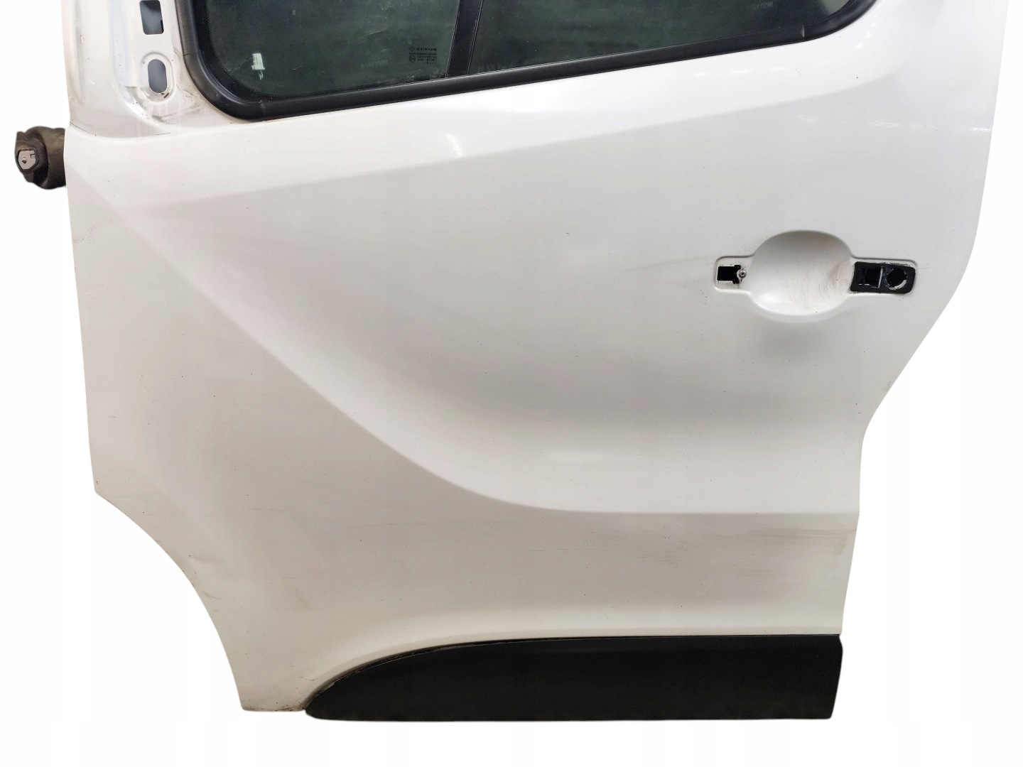 door left front RENAULT TRAFIC III VIVARO B LAK: OV369 (14-19)