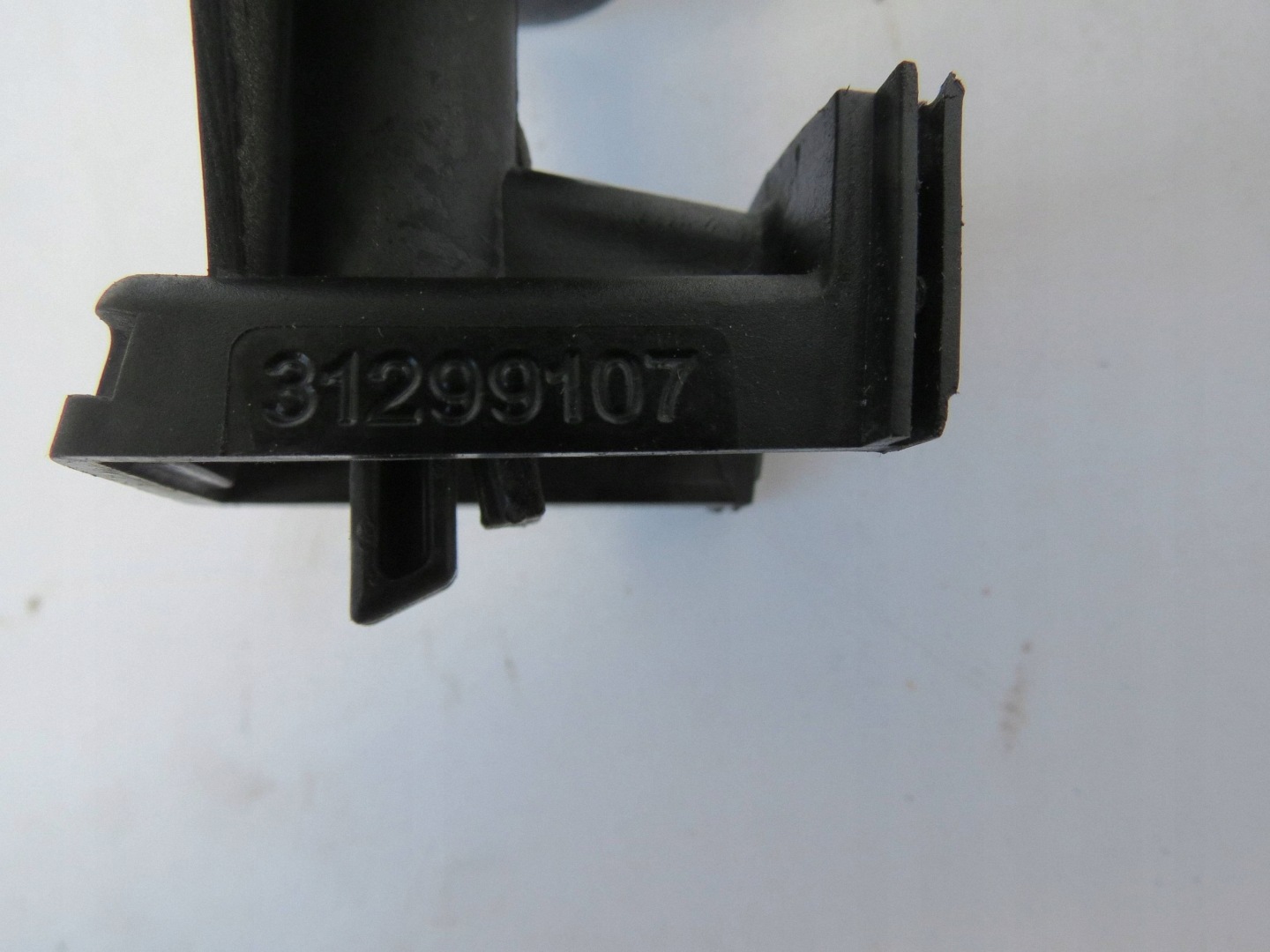 amortizer brava vratašca rezervoara goriva VOLVO XC60 i 31299107