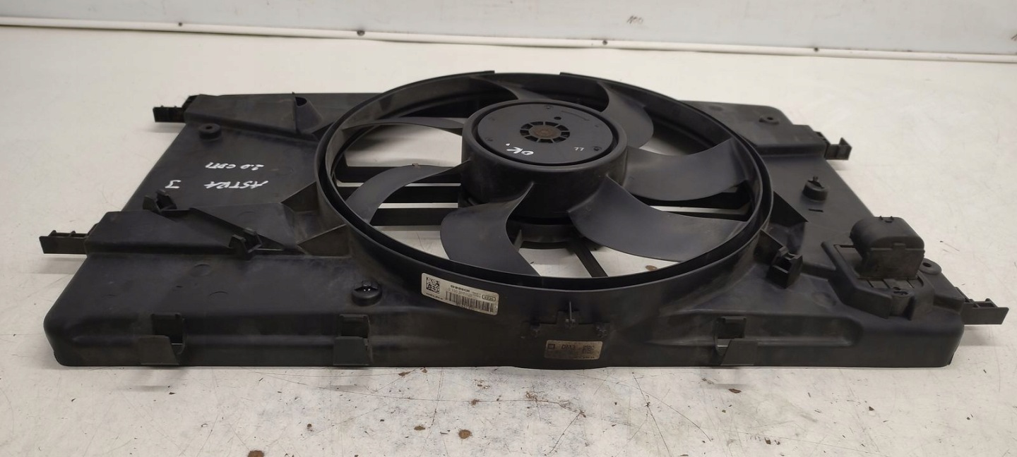 ventilátor chladiče Opel Astra J kombi 2,0 CDTI