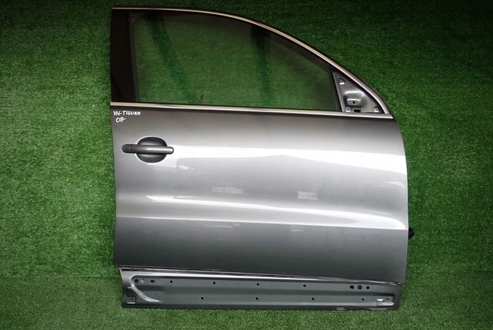 VW TIGUAN 08-15 dveře pravé přední předek