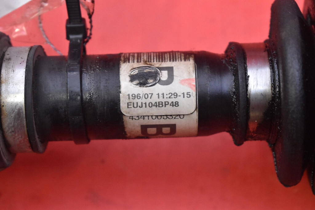 semi-axis right front MANUAL TOYOTA COROLLA VERSO 2 II 2.2 D-CAT 177 KM 04-09