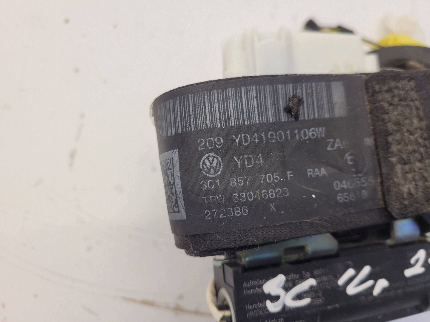 VW PASSAT B6 B7 CC tension belt safety left front 05R- 3C1857705F