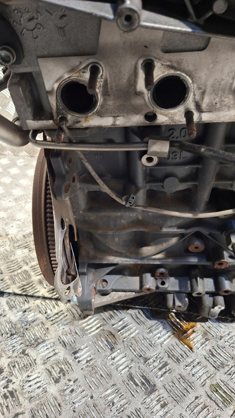 engine pillar Z UKLADEM PALIWOWYM AUDI A6 C6 FL 2.0TDI CAGB