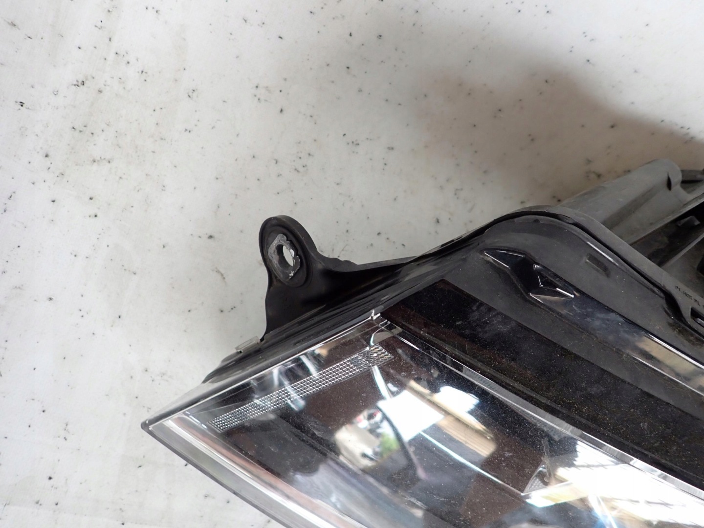 VW T6.1 LIFT 19- light left front front 7L1941005B