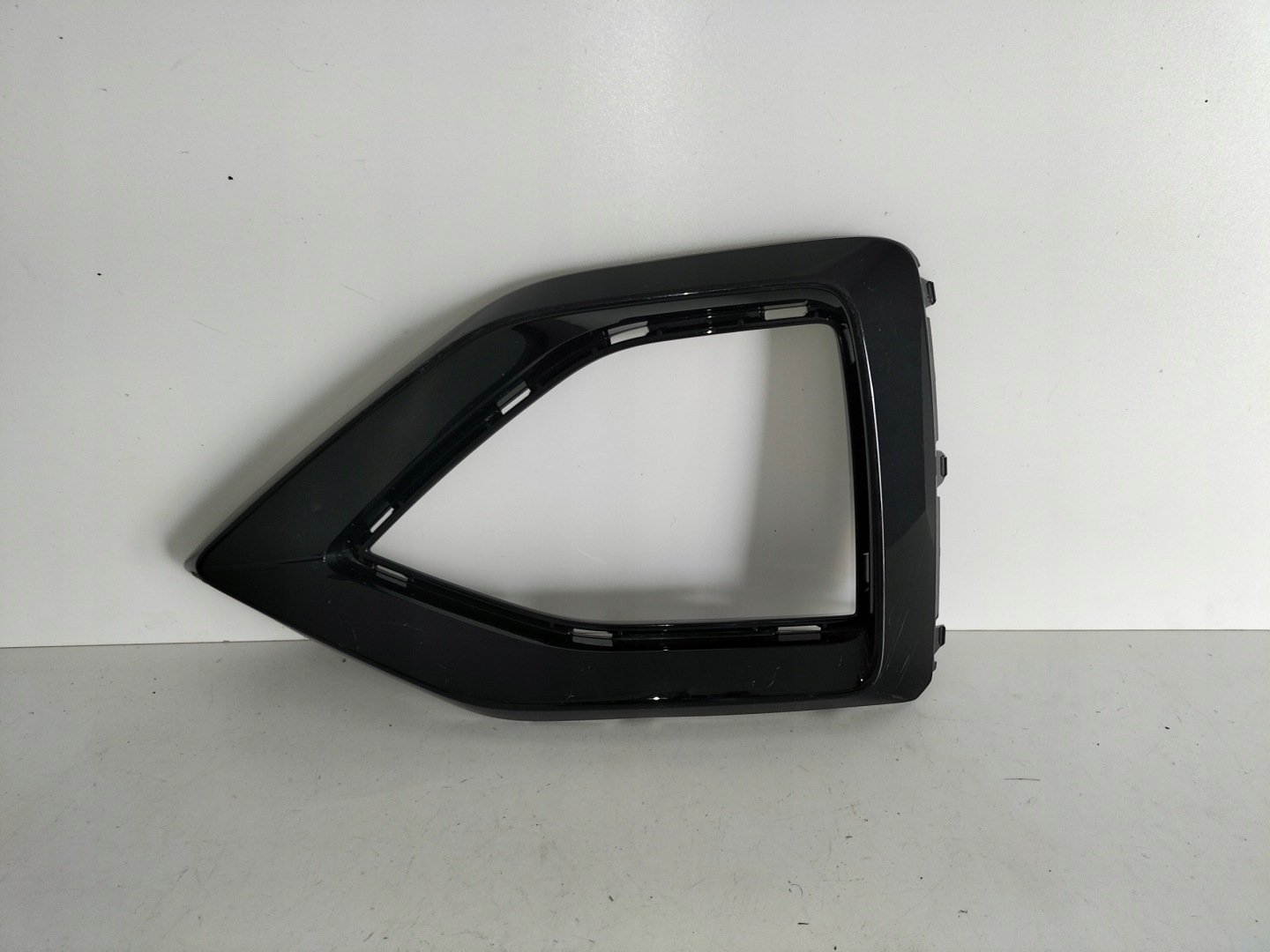 grille grid of a bumper front left AUDI Q2 LIFT 21