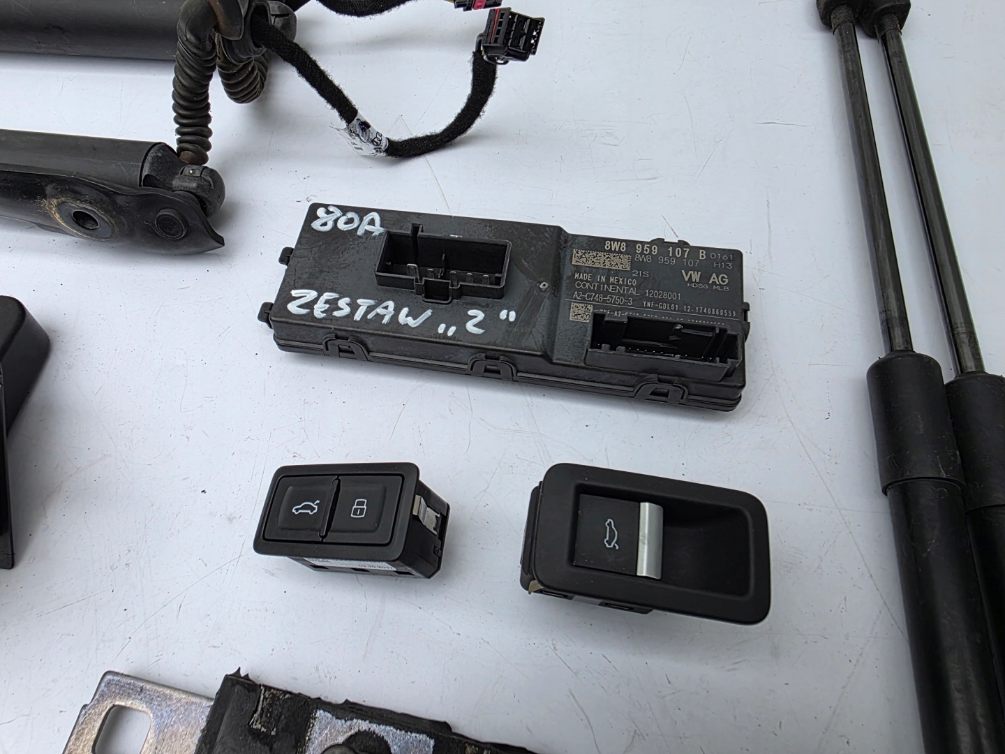 running board electrical opening trunk door boot AUDI Q5 80A FY