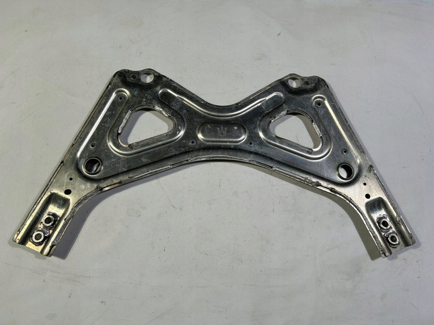 support holder brace sider front Maserati Quattroporte 2013
