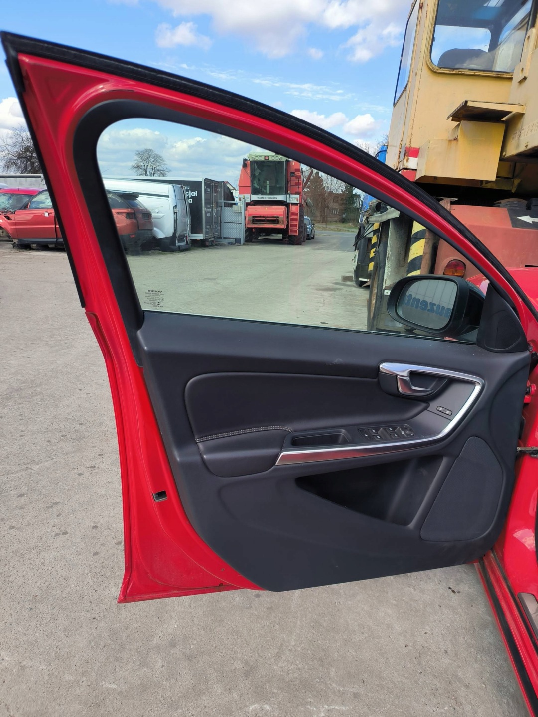 door left front 612 VOLVO V60 and LIFT R-design