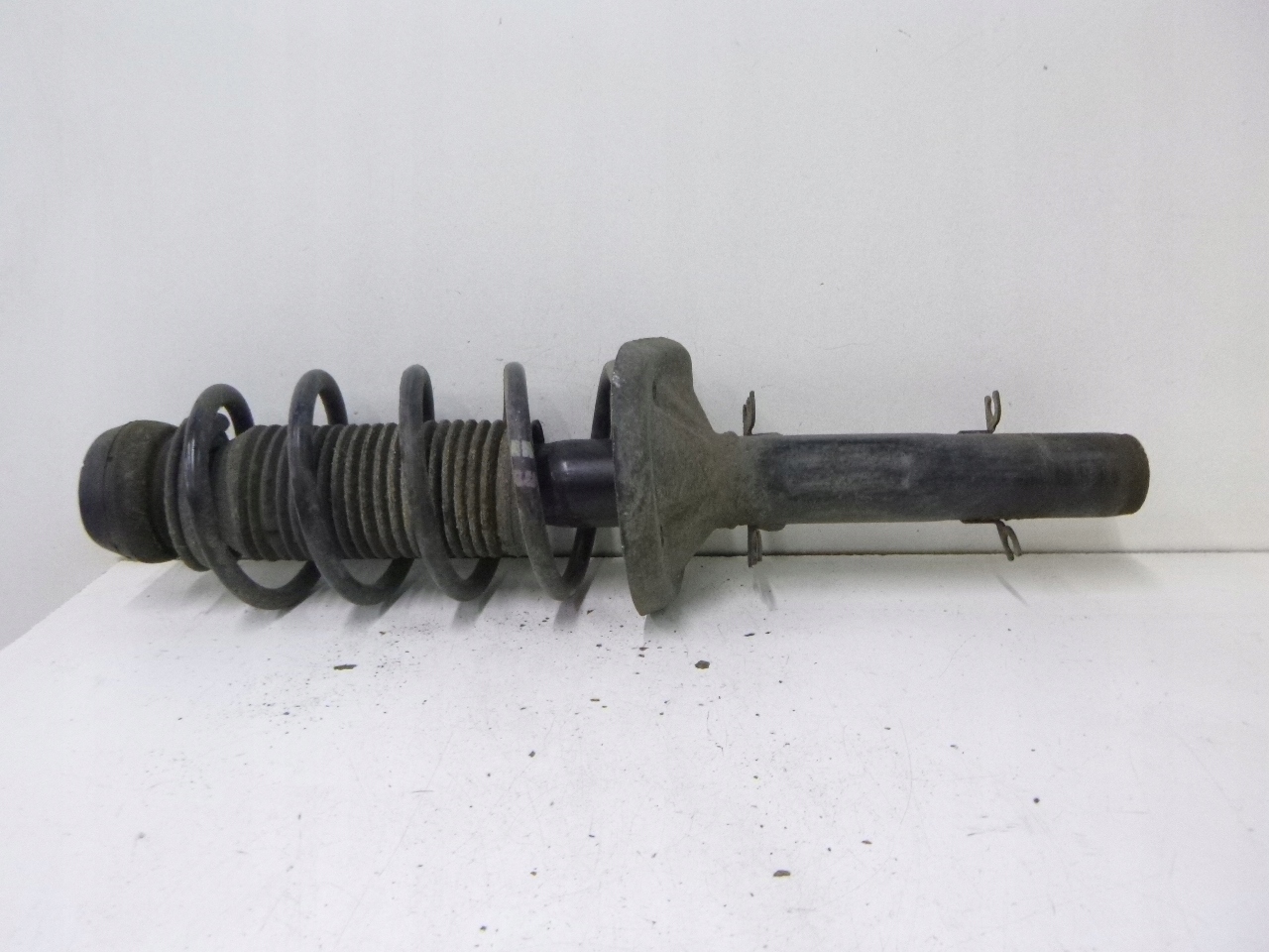 shock absorber front Skoda Octavia 1.6 2000r.