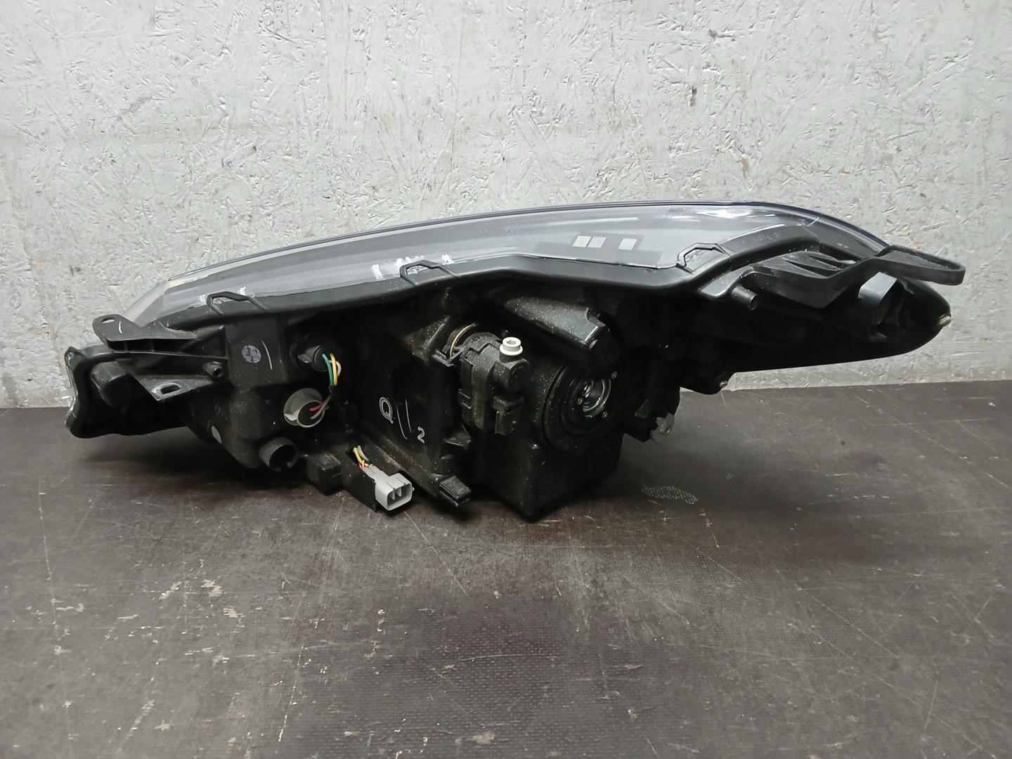 light front right TOYOTA YARIS III 3 LIFT 17- lens