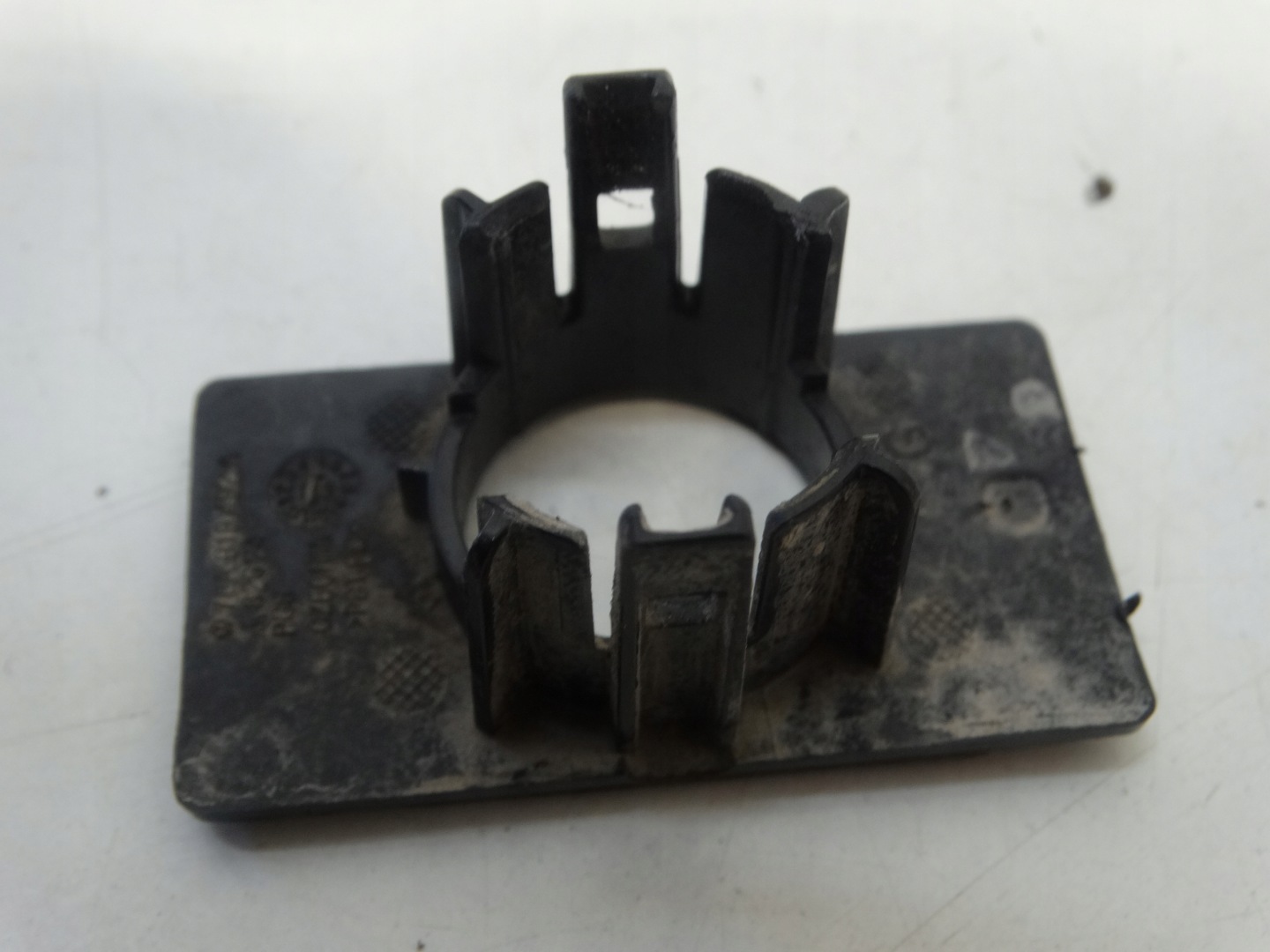 KOSZYK Halter des Sensors Parken heck VW CRAFTER II 7LA919492A