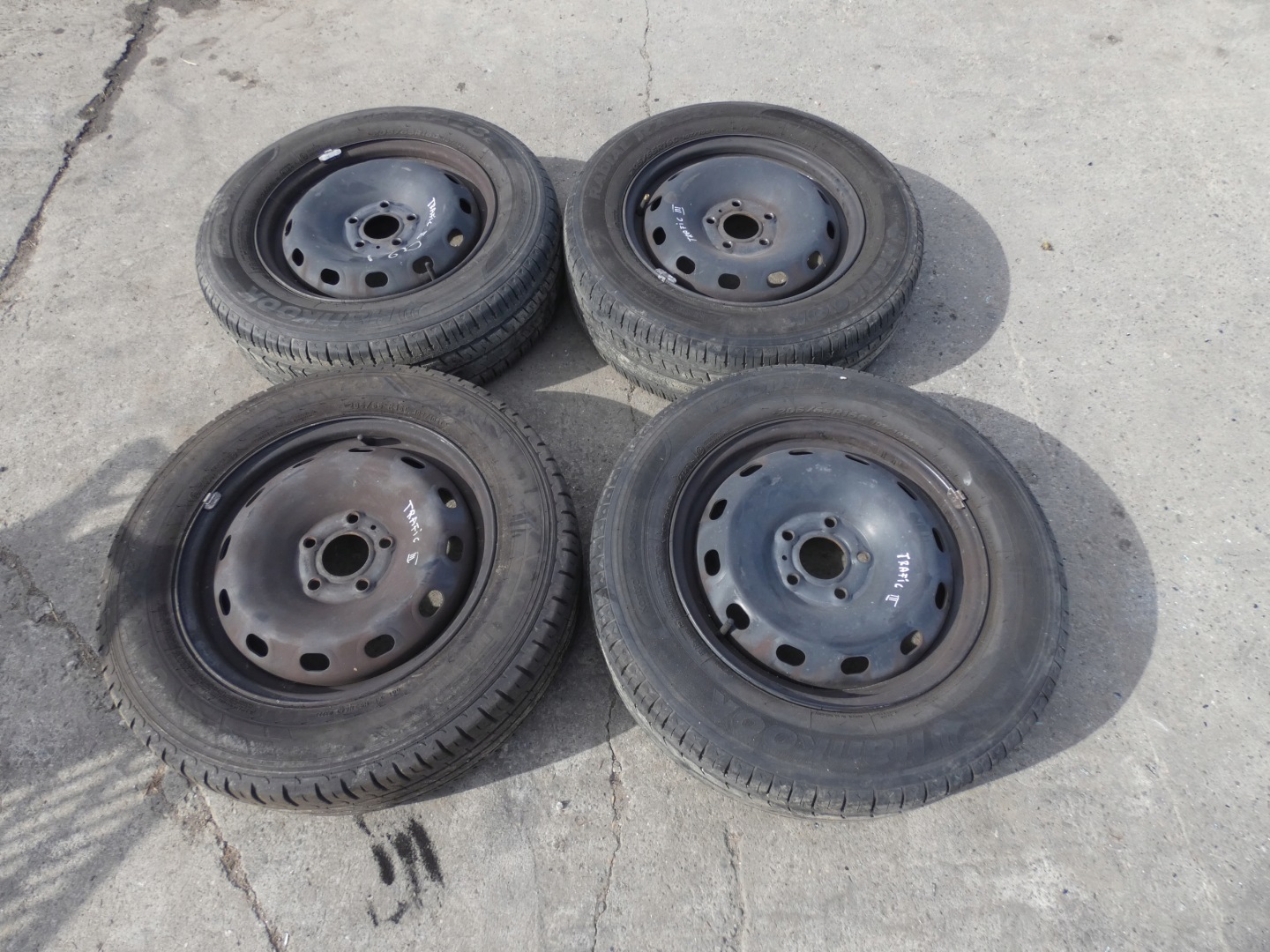 wheels discs metal 16" RENAULT TRAFIC III 2018r komplet