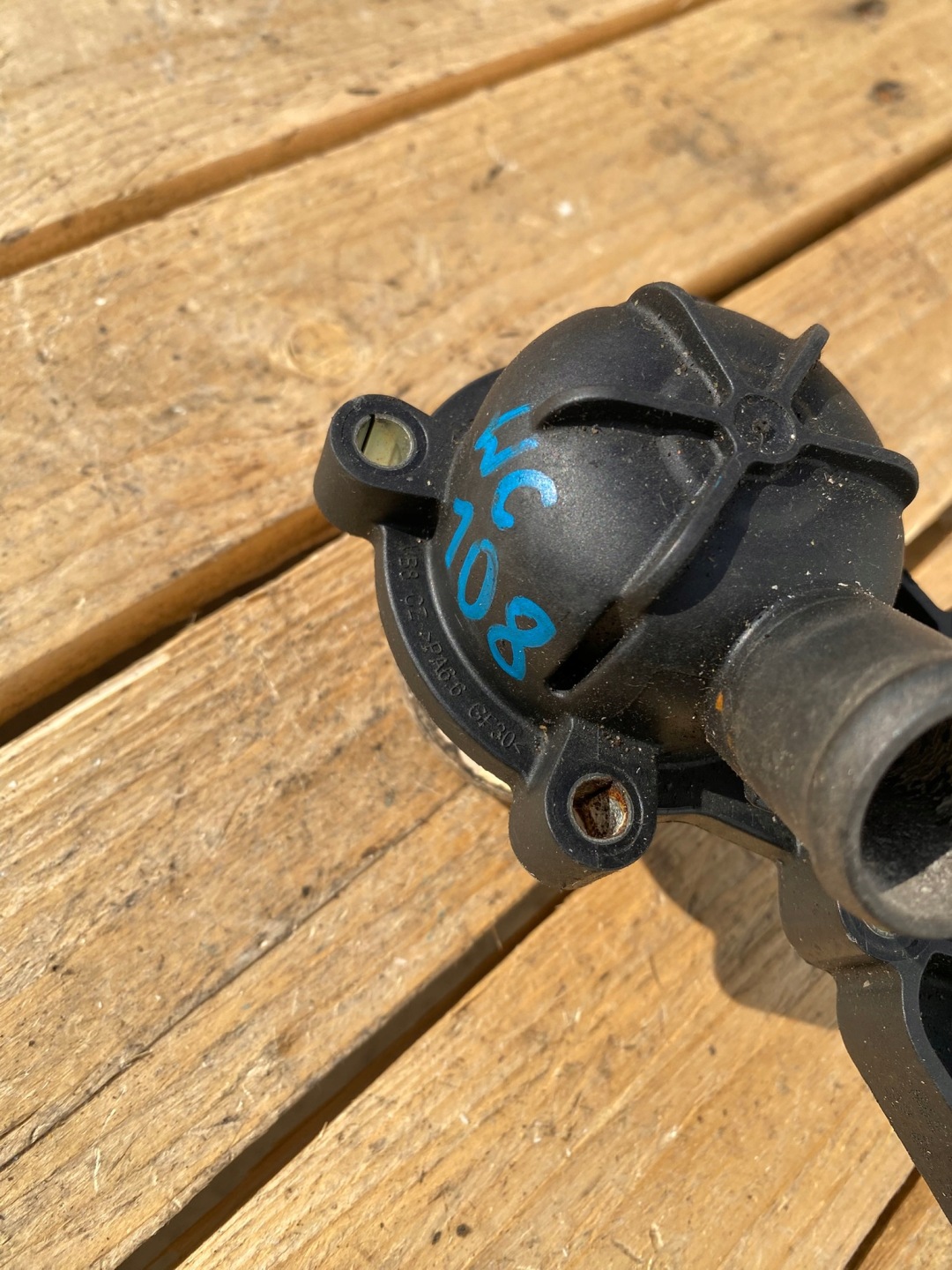 csomag TERMOSTATU AUDI A6 C6 3.2 06E121111G