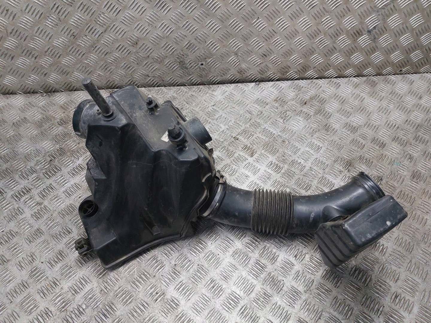 Gehäuse filter luft + rohr DOLOT AUDI Q5 8R 8K0133835E 06E129629S