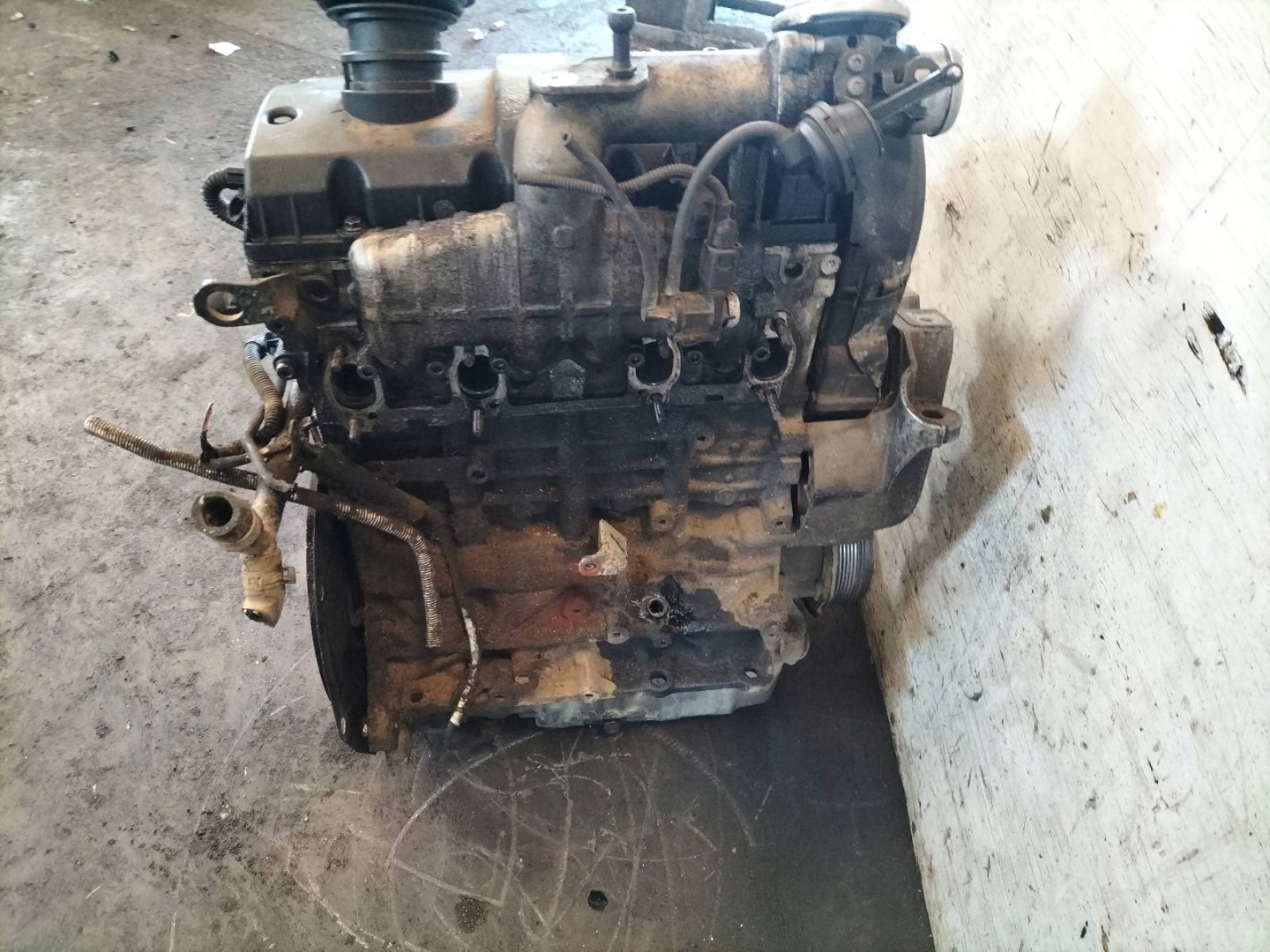 engine DIESEL UKLAD injection VOLKSWAGEN GOLF IV ATD 038130073AJ