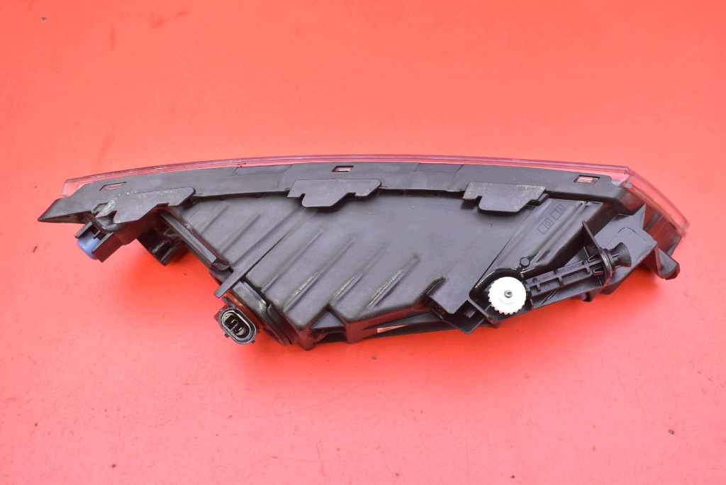 fog light right front front 3V0941700 SKODA SUPERB 3 III 15-20