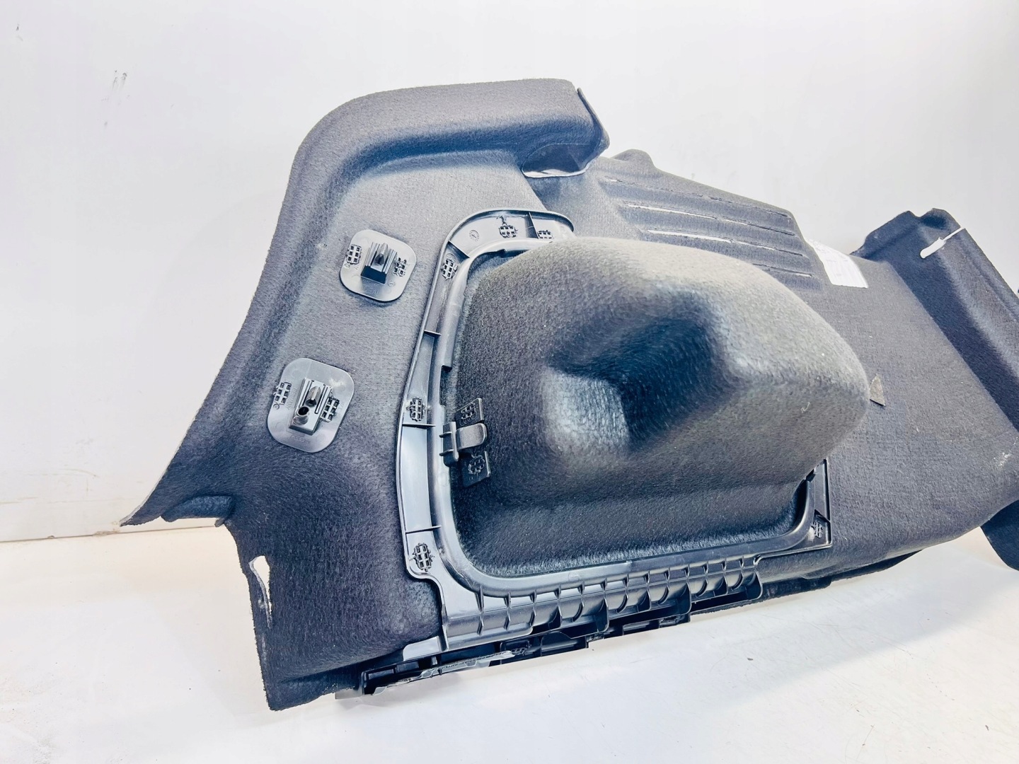 boot upholstery right rear part AUDI A4 B9 sedan 8W5863880M CA9