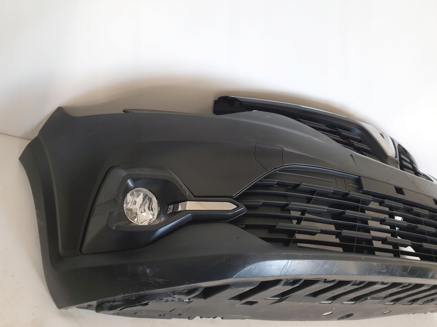 RENAULT TALIANT 21-> bumper front front grill cover 620229186R