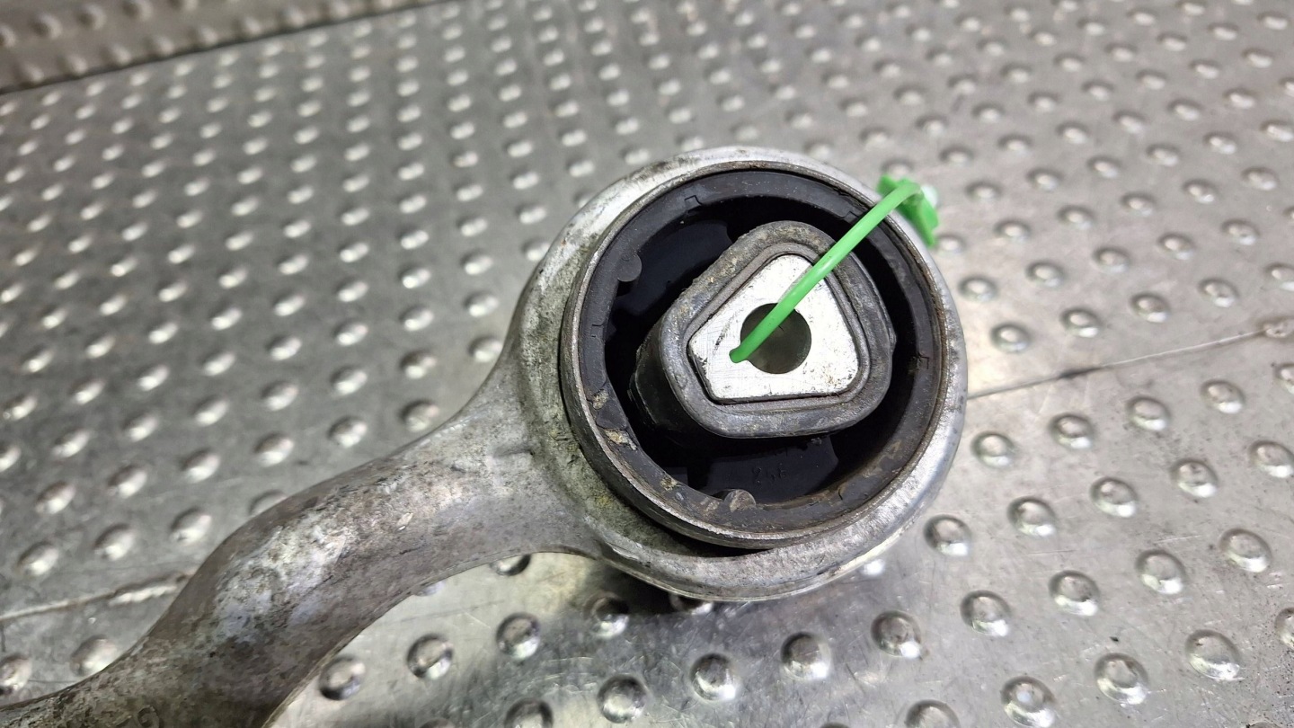 rameno pravý předek 6763704 BMW E81 E82 E87 E88 E89 E90 E91 E92 E93 X1 E84