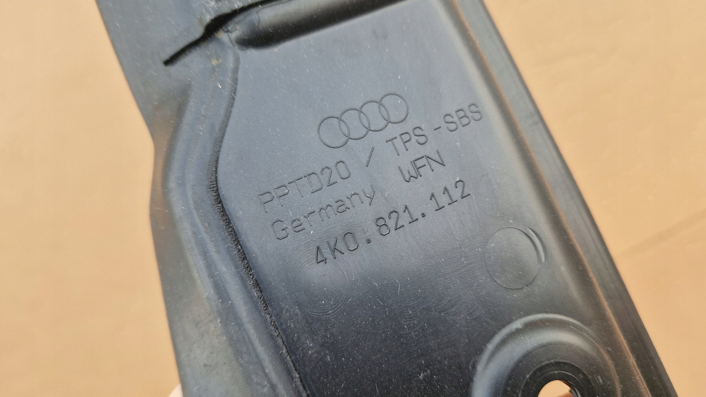 copertura GREMBIALINA parafango AUDI A6 C8 4K0821112 Destro Originale