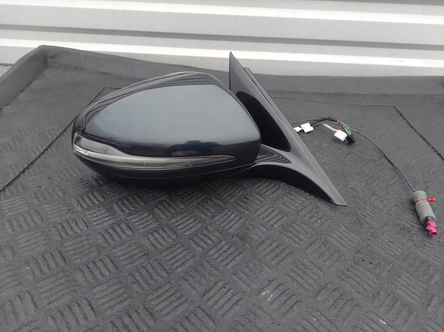 mirror right 3+9+1 PIN MERCEDES W213 S213 E colour 997
