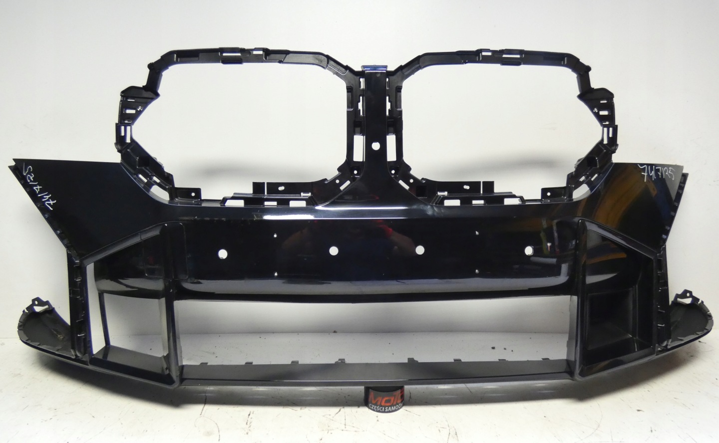 BMW XM G09 9451675 below 6 PDC 2022- bumper front front