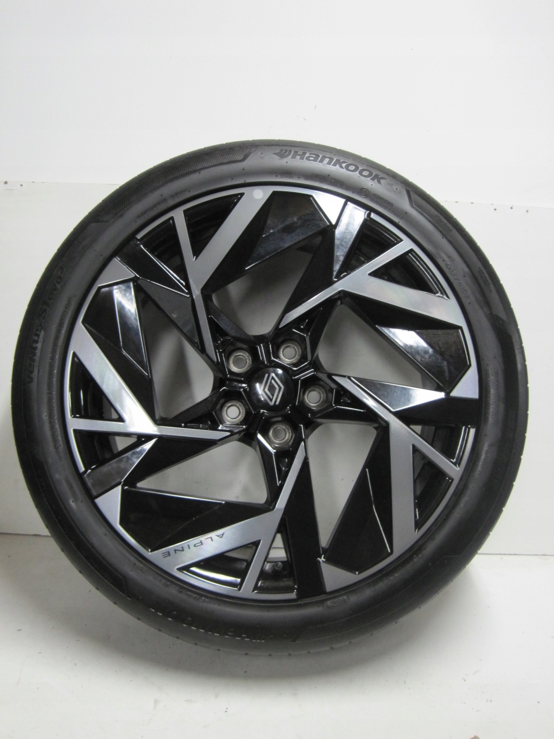 wheels discs tyres RENAULT ARKANA alpina 5mm R19