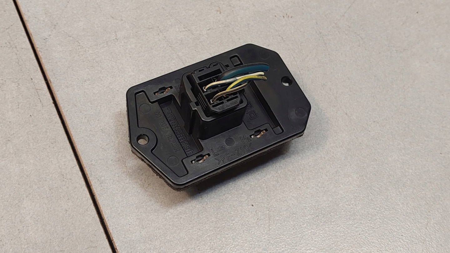 gebläsewiderstand TOYOTA YARIS 1.0