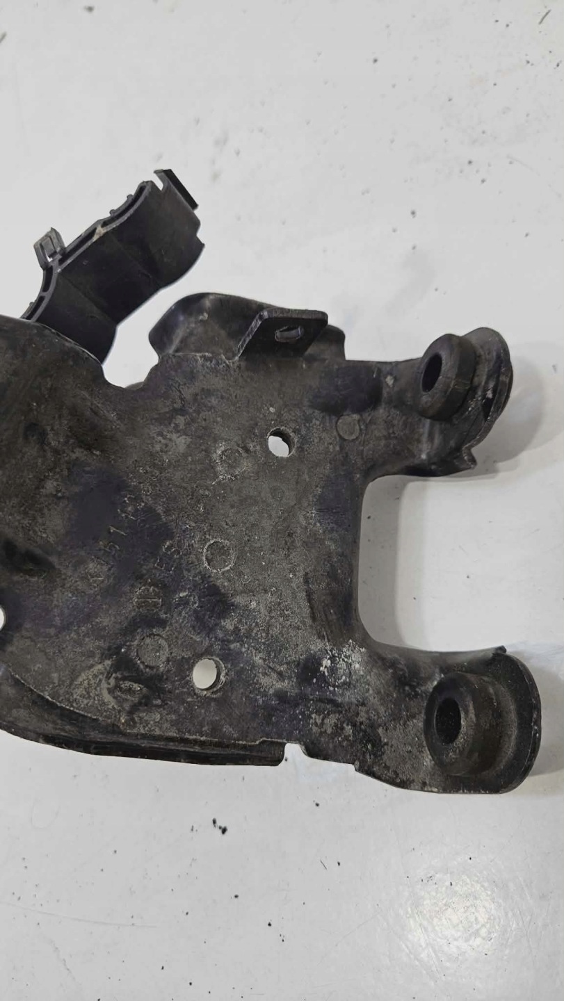 holder bracket POMPY ABS VOLKSWAGEN GOLF V VI plus 1K1614235E