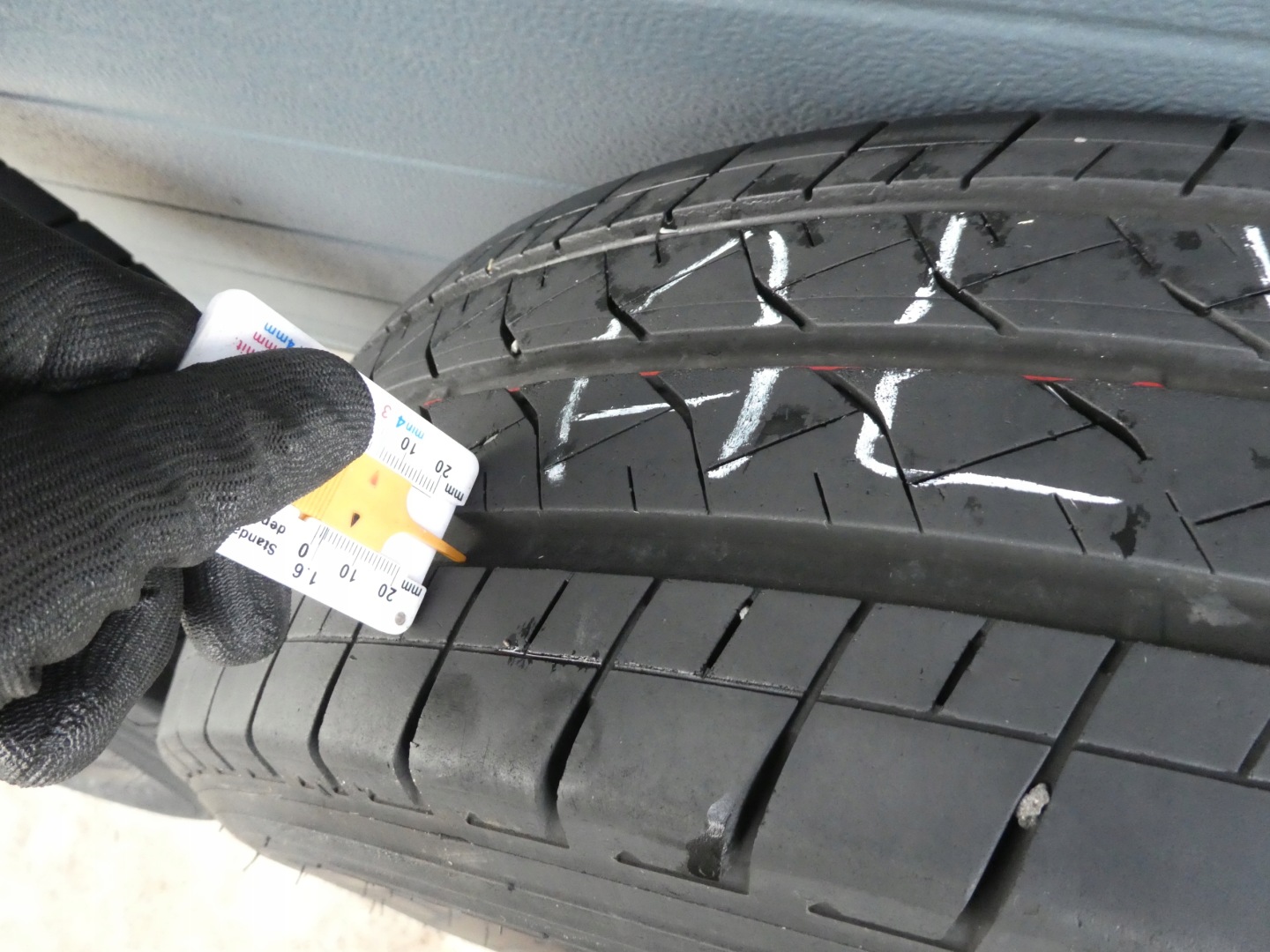 2X tyres Bridgestone 225/65/16 2021R