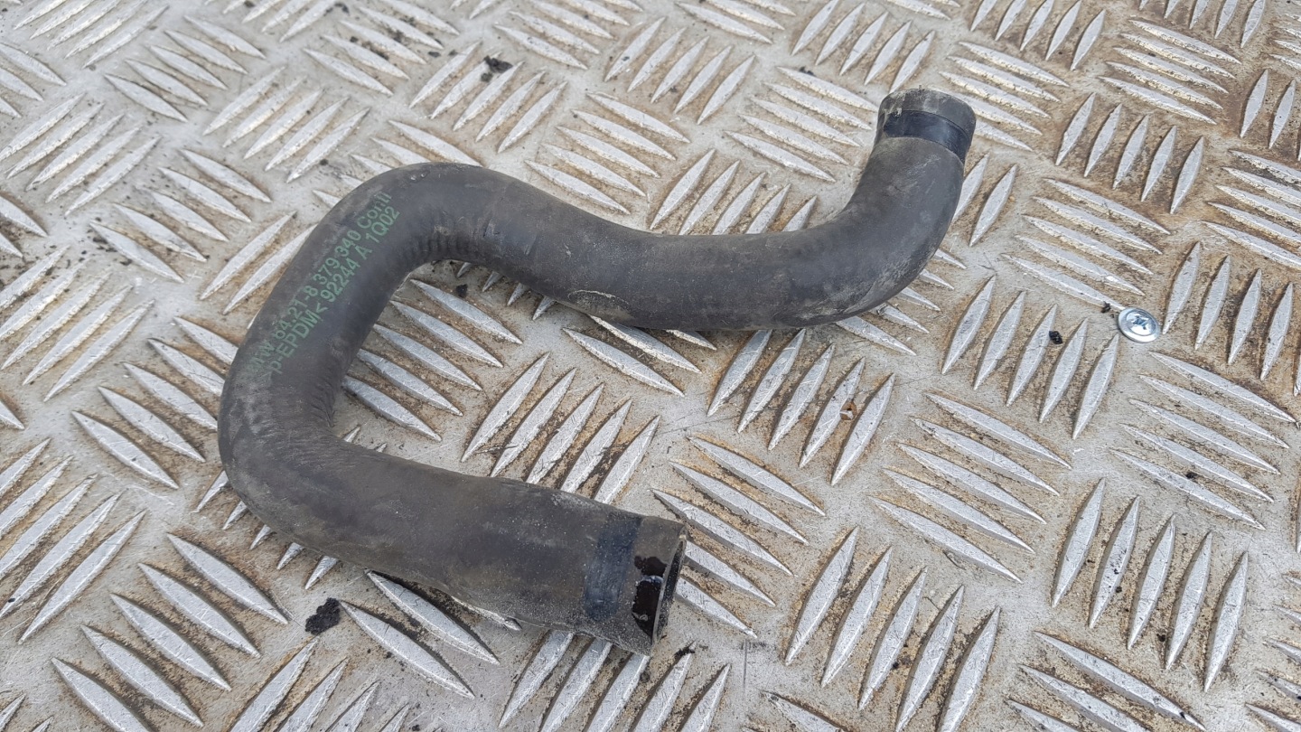 BMW E39 vedení vody 3.0D 8379340