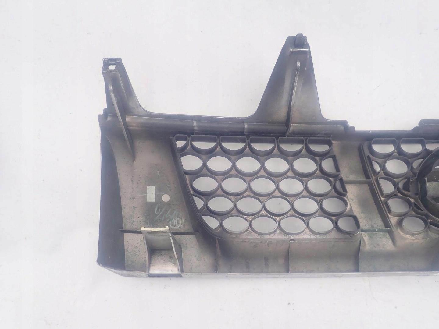 NISSAN NAVARA D22 02-05 grill grille radiator