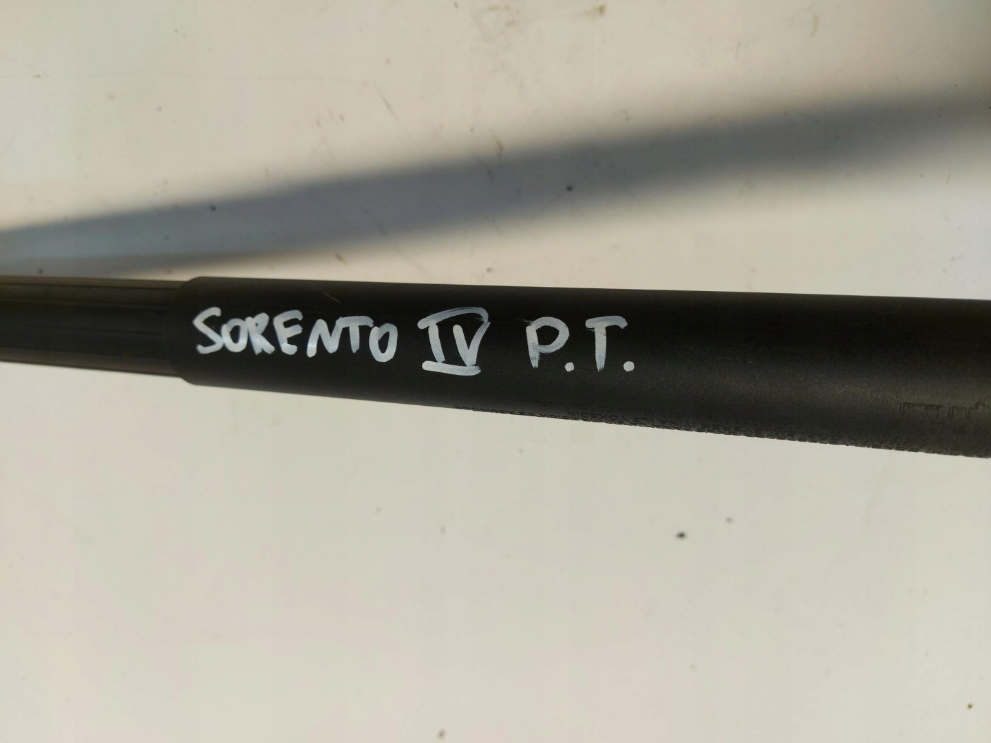 Kia Sorento IV 4 damper bonnet boot right rear part 81841-p2100