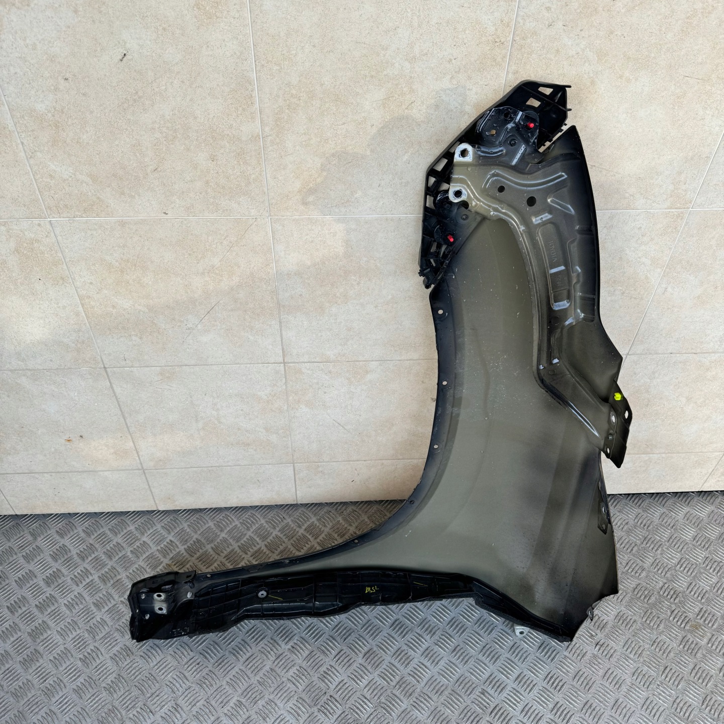fender complete front right TOYOTA HIGHLANDER IV 2021 ROK nice DEMONTAZ