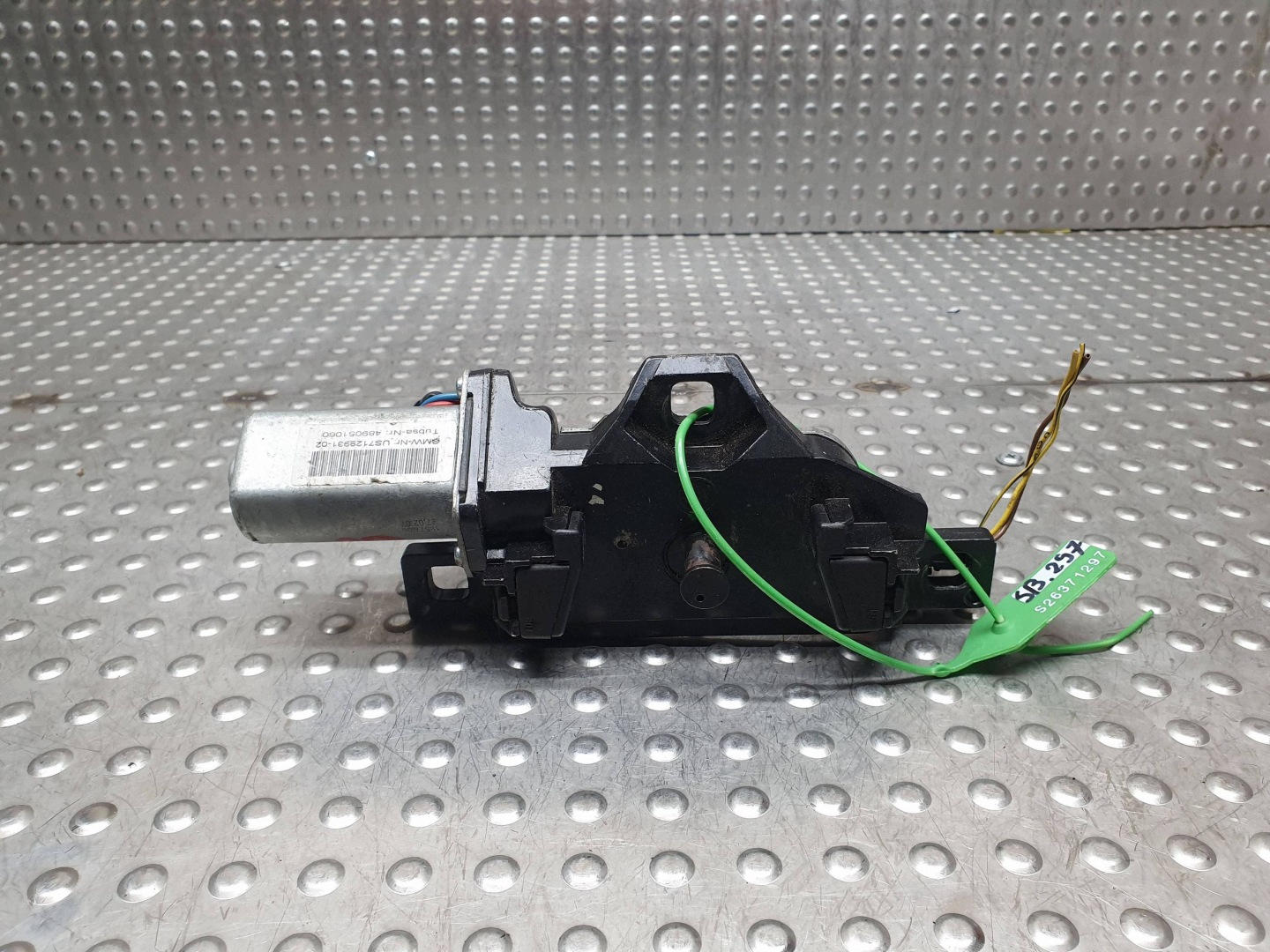 lock RYGIEL bonnet boot 7129931 BMW E61 X5 E70 X6 E71