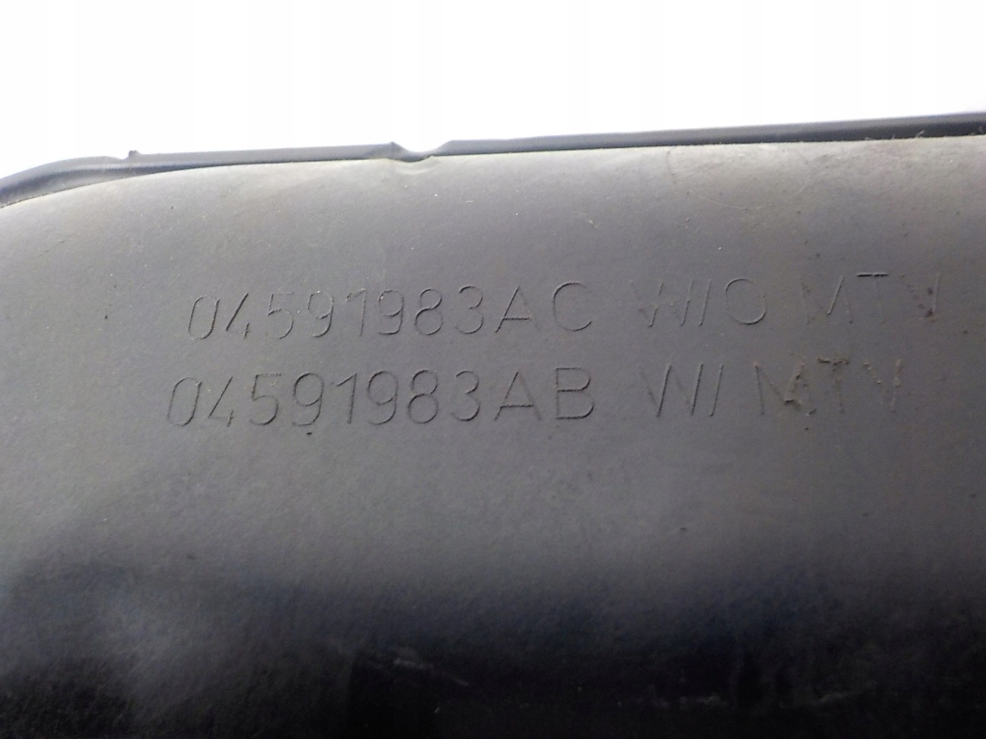 DODGE JOURNEY 2.7 intake manifold 04591983AC 04591983AB