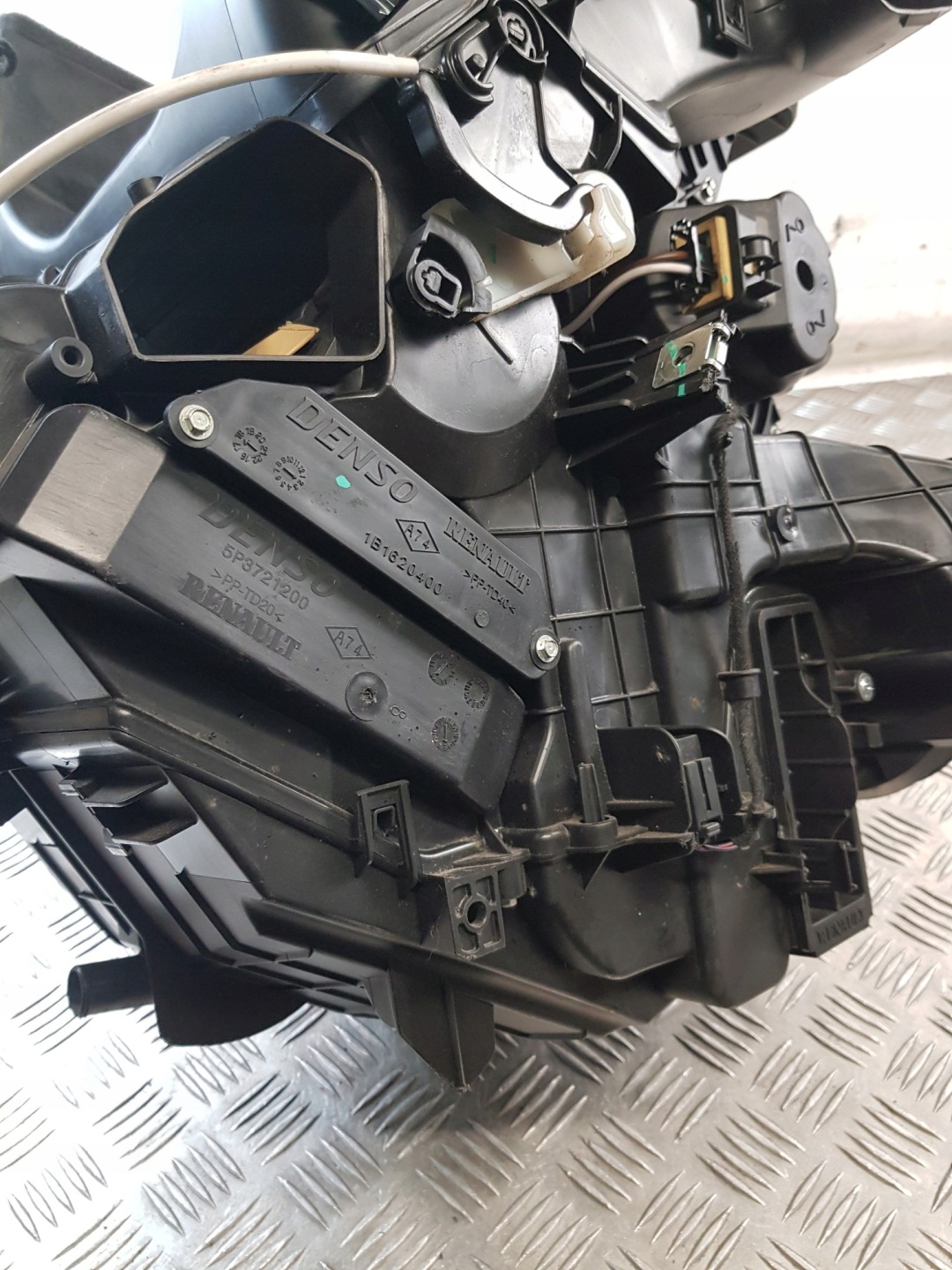 ohřívač 272703222R + ventilátor DACIA DOKKER 18R- EUROPA