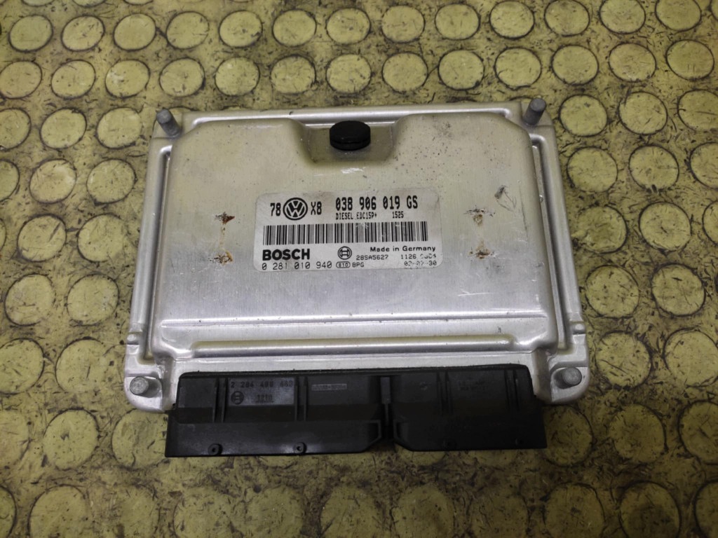 VW PASSAT B5 1.9 TDI control unit of the engine 0281010940