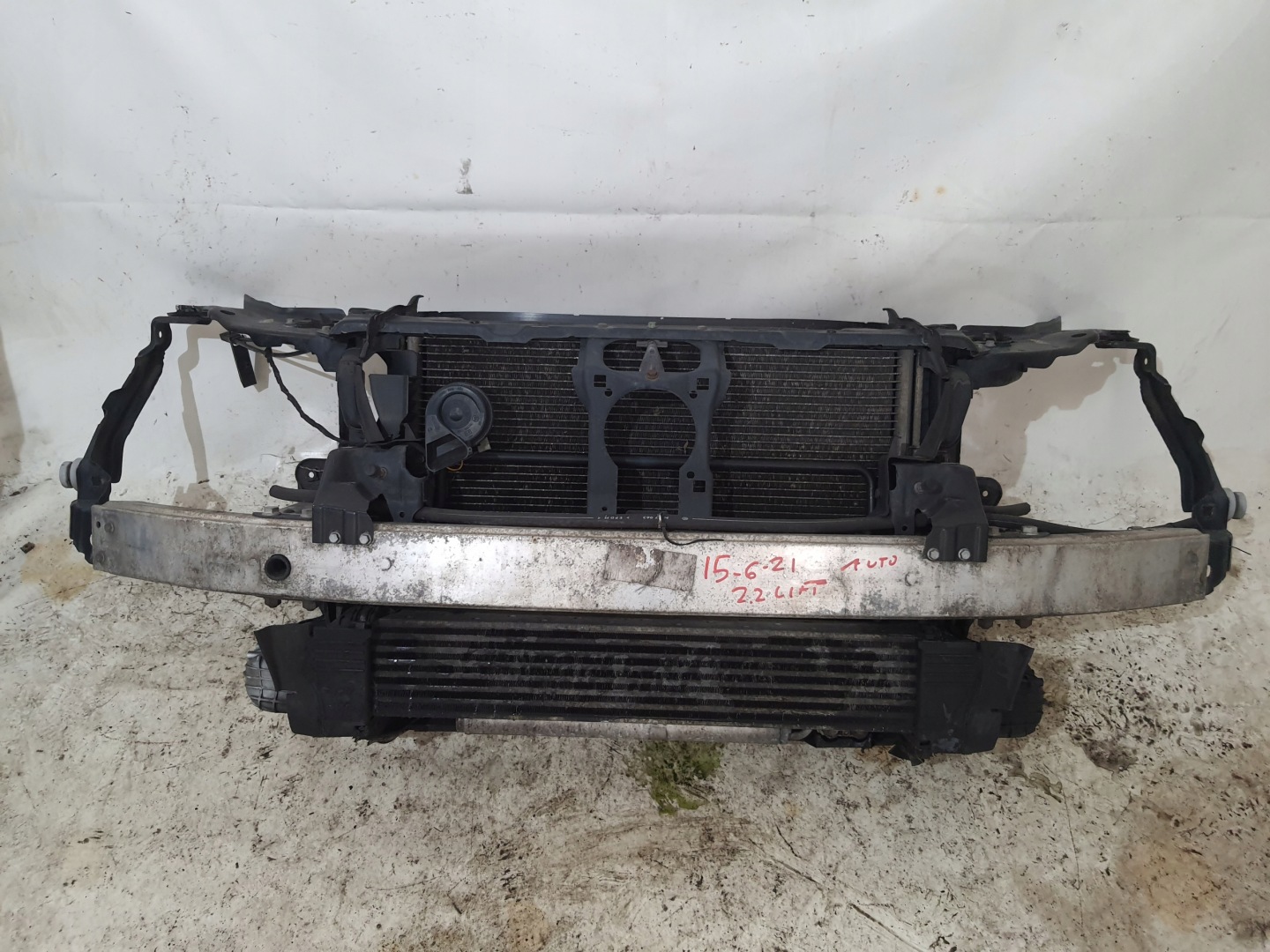 MERCEDES E-KLASA W211 06-08 support panel for radiators 2.2CDI