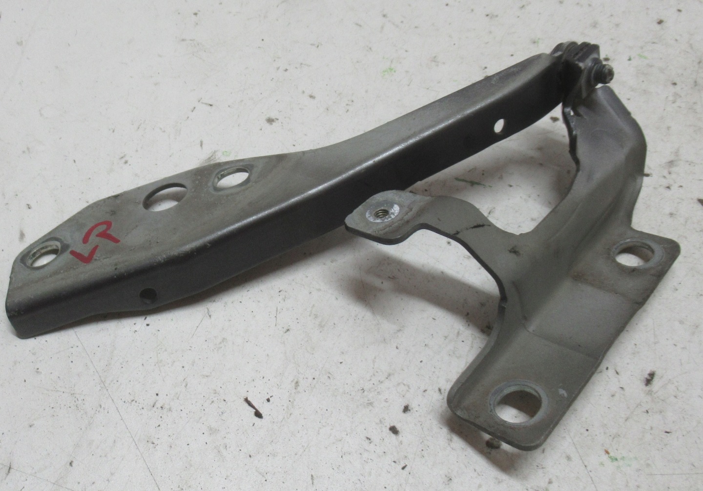 VOLVO V50 2.4 D 06R hinge bonnets left