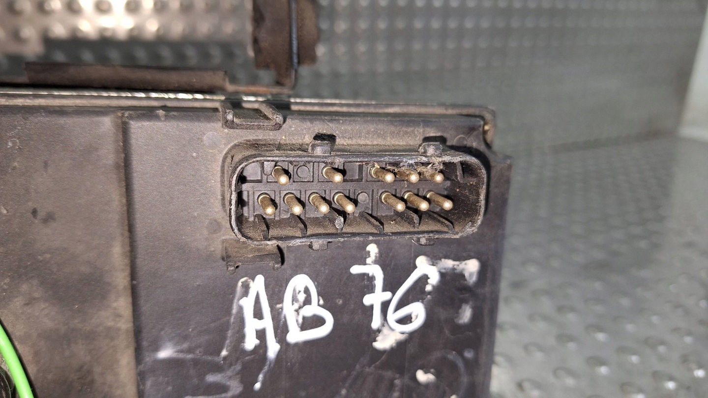 pump control unit ABS 0265217000 1090910 BMW E36 E38 E39 E46