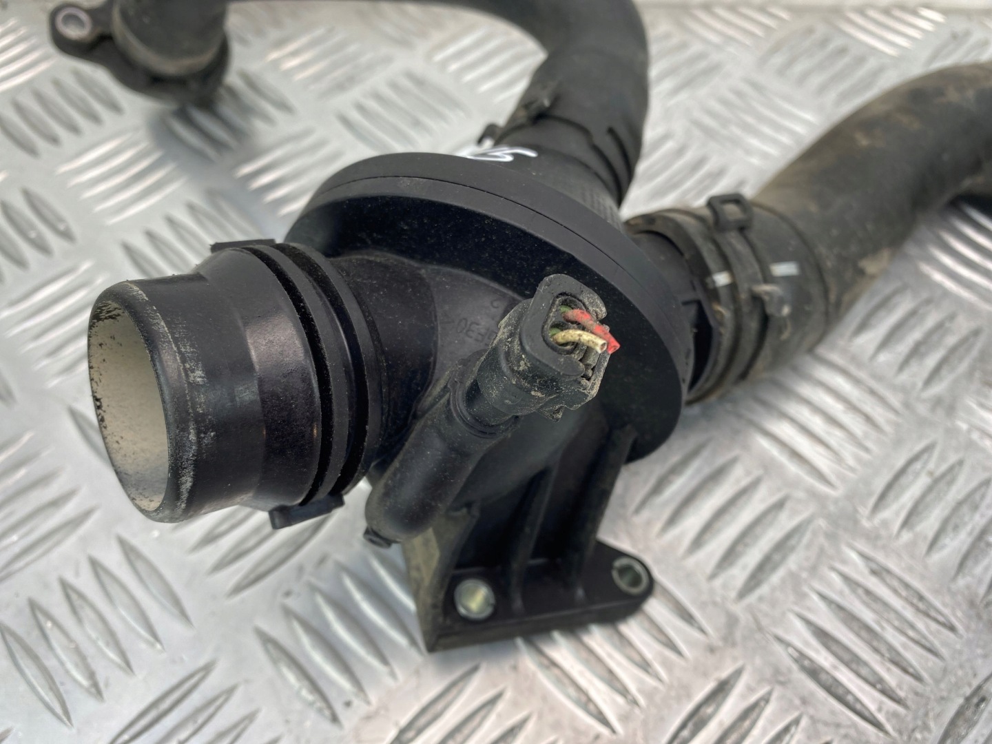 BMW X1 E84 csomag TERMOSTATU 6644619