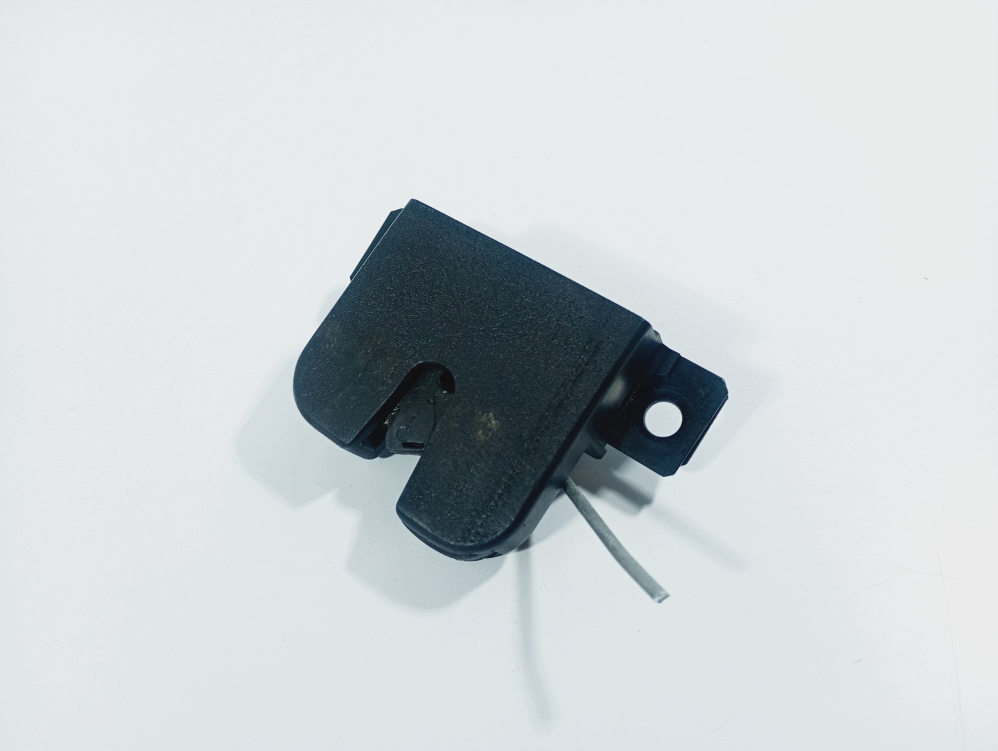 lock bonnet boot rear part OE 3B9827505 Seat Leon 1 and 99-06