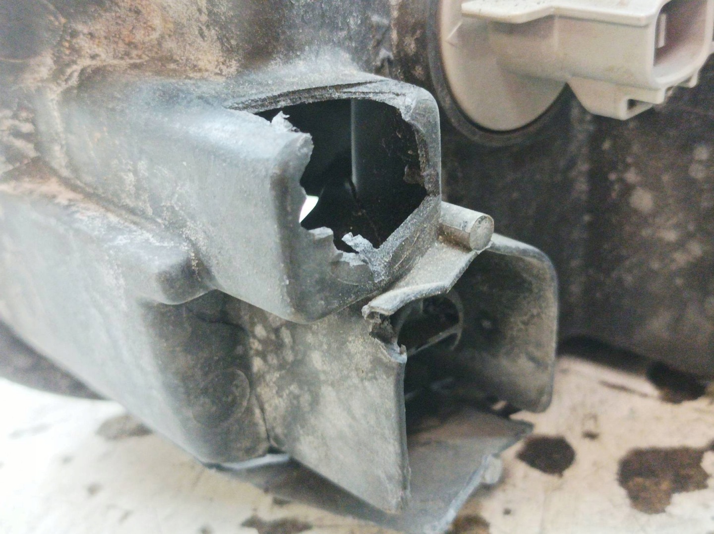 light front right EUROPA damaged Suzuki SX4 and (2006-2013)