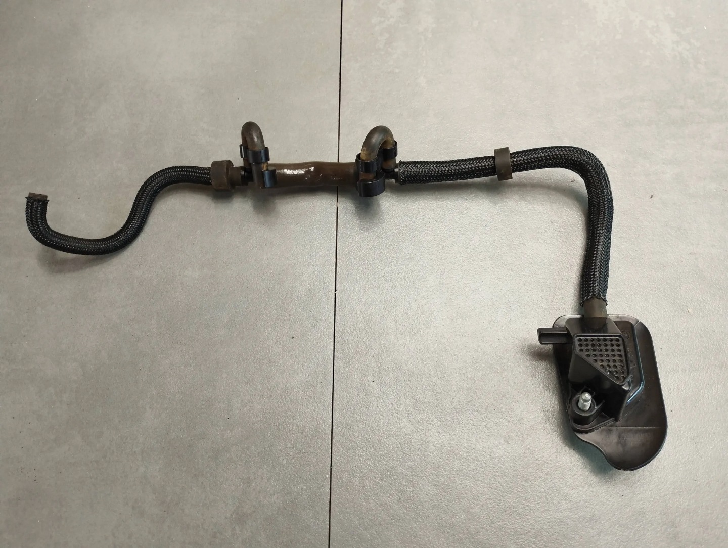 Peugeot 3008 and wiring hose