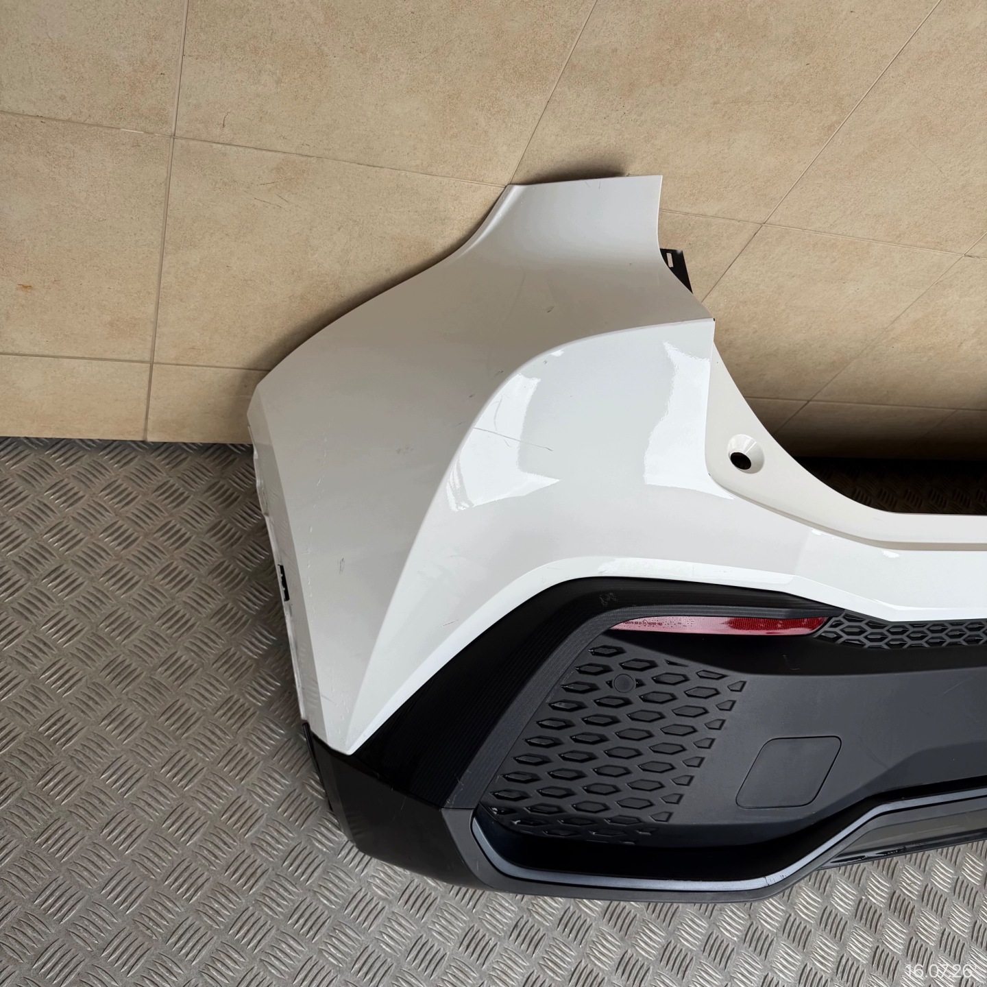 bumper rear complete TOYOTA C-HR II 2024 ROK 2 PDC