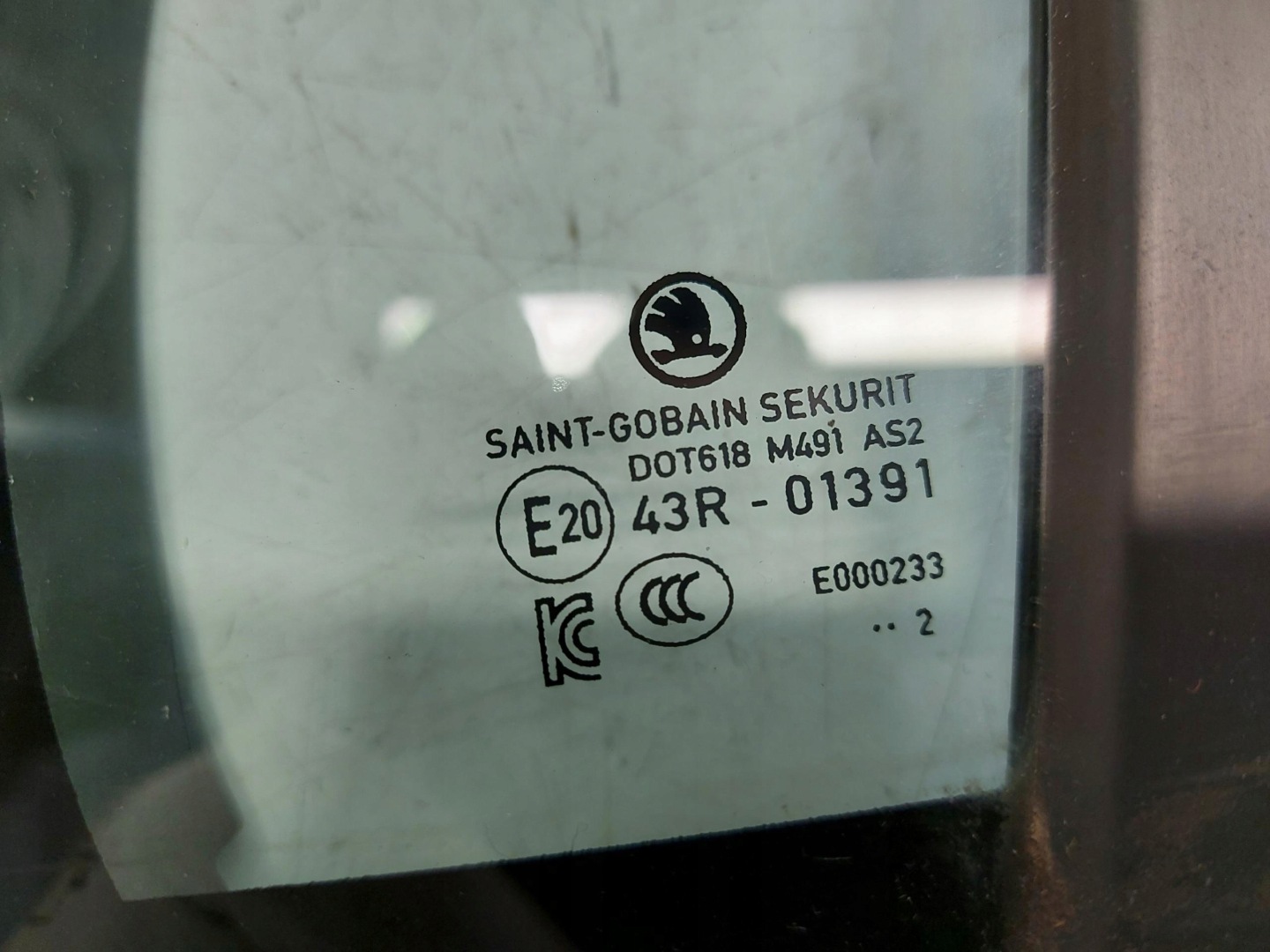 Skoda Enyaq 5LA iV60 window door bodywork left front