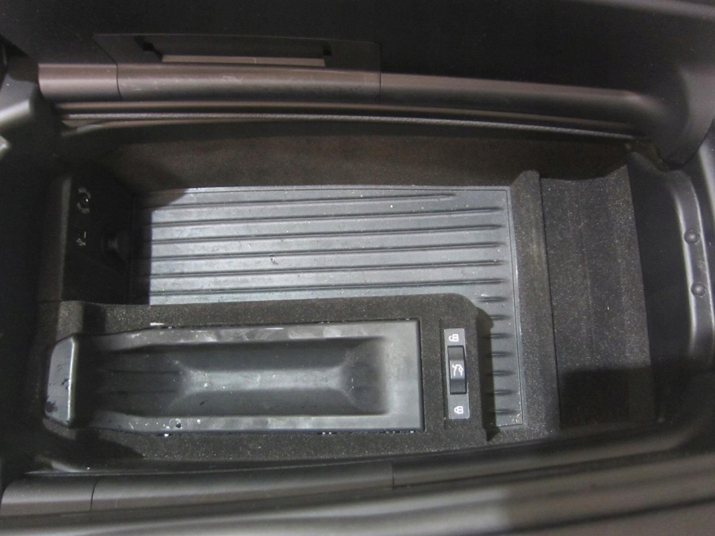 BMW X5 E70 EU console central armrest TUNEL black 6954938