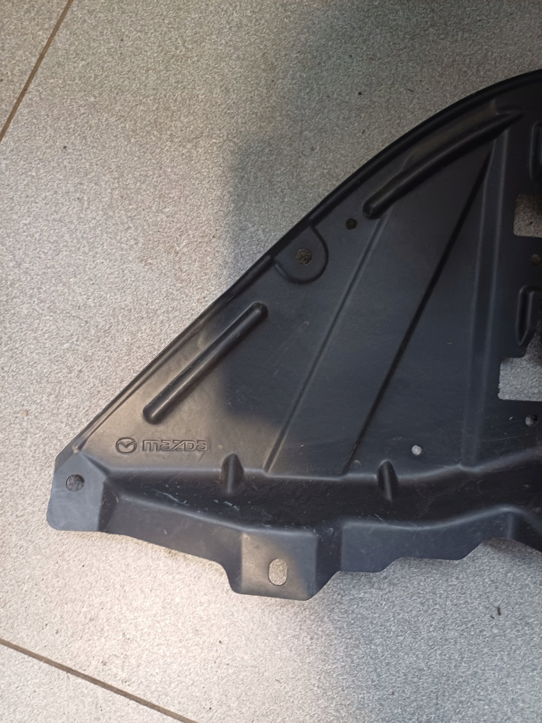 mudguard right front front MAZDA 3 III B45ARH K7016
