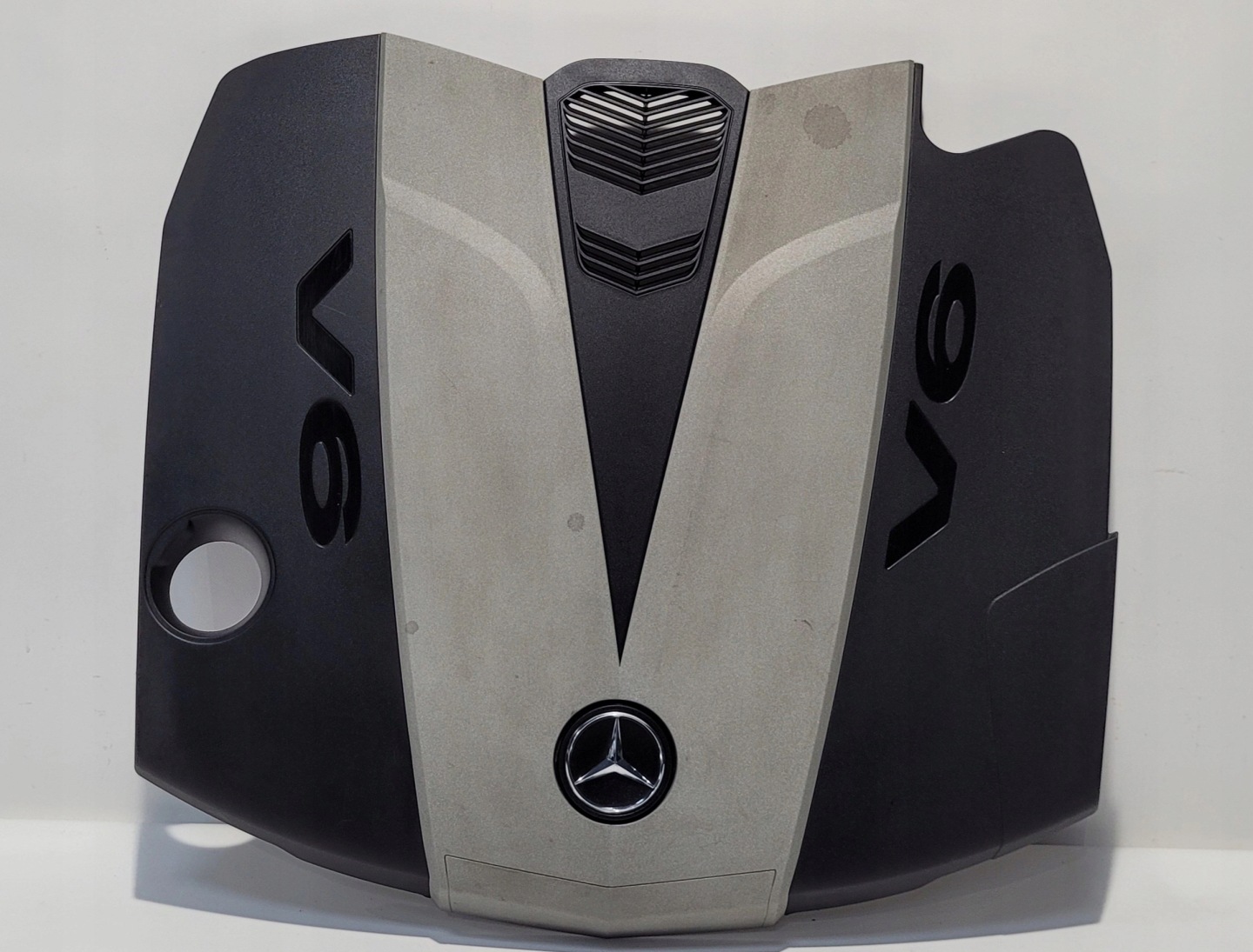 cover upper for engine MERCEDES V6 A6420108706